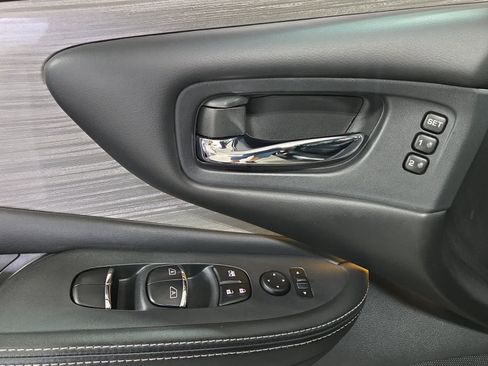 Used 2018 Nissan Murano SL AWD/4WD image 15