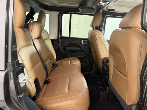 Used 2020 Jeep Wrangler Unlimited Sahara AWD/4WD image 27