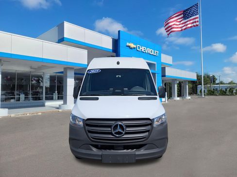Used 2025 Mercedes-Benz Sprinter 2500 image 2