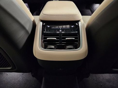 New 2026 Volvo XC90 B6 Plus w/ Protection Package Premier AWD/4WD image 31
