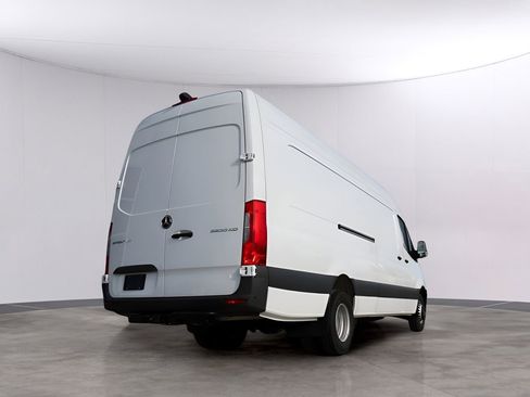 Used 2024 Mercedes-Benz Sprinter 3500 image 5
