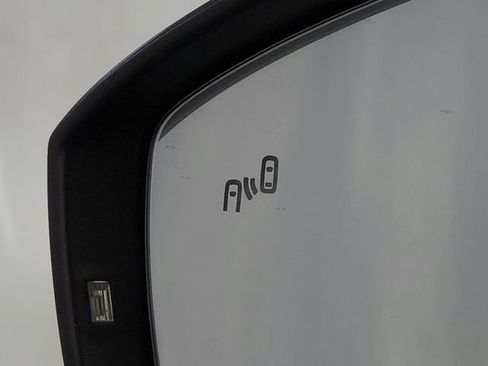 Used 2018 Volkswagen Tiguan SEL AWD/4WD image 12
