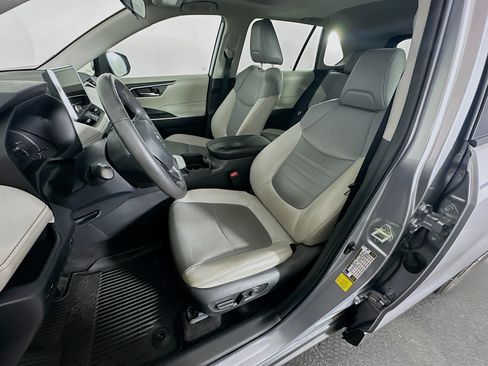 Used 2023 Toyota RAV4 XLE Premium FWD image 13