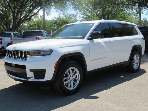 Used 2024 Jeep Grand Cherokee L Laredo w/ Luxury Tech Group I AWD/4WD image 3