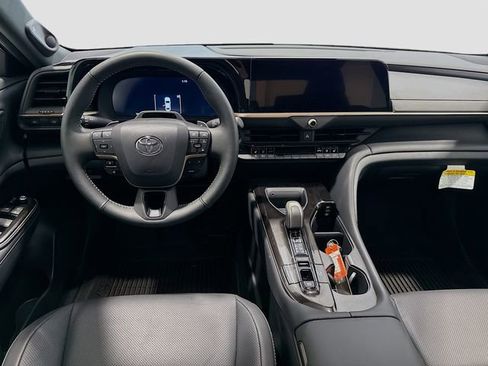 New 2024 Toyota Crown Platinum image 19