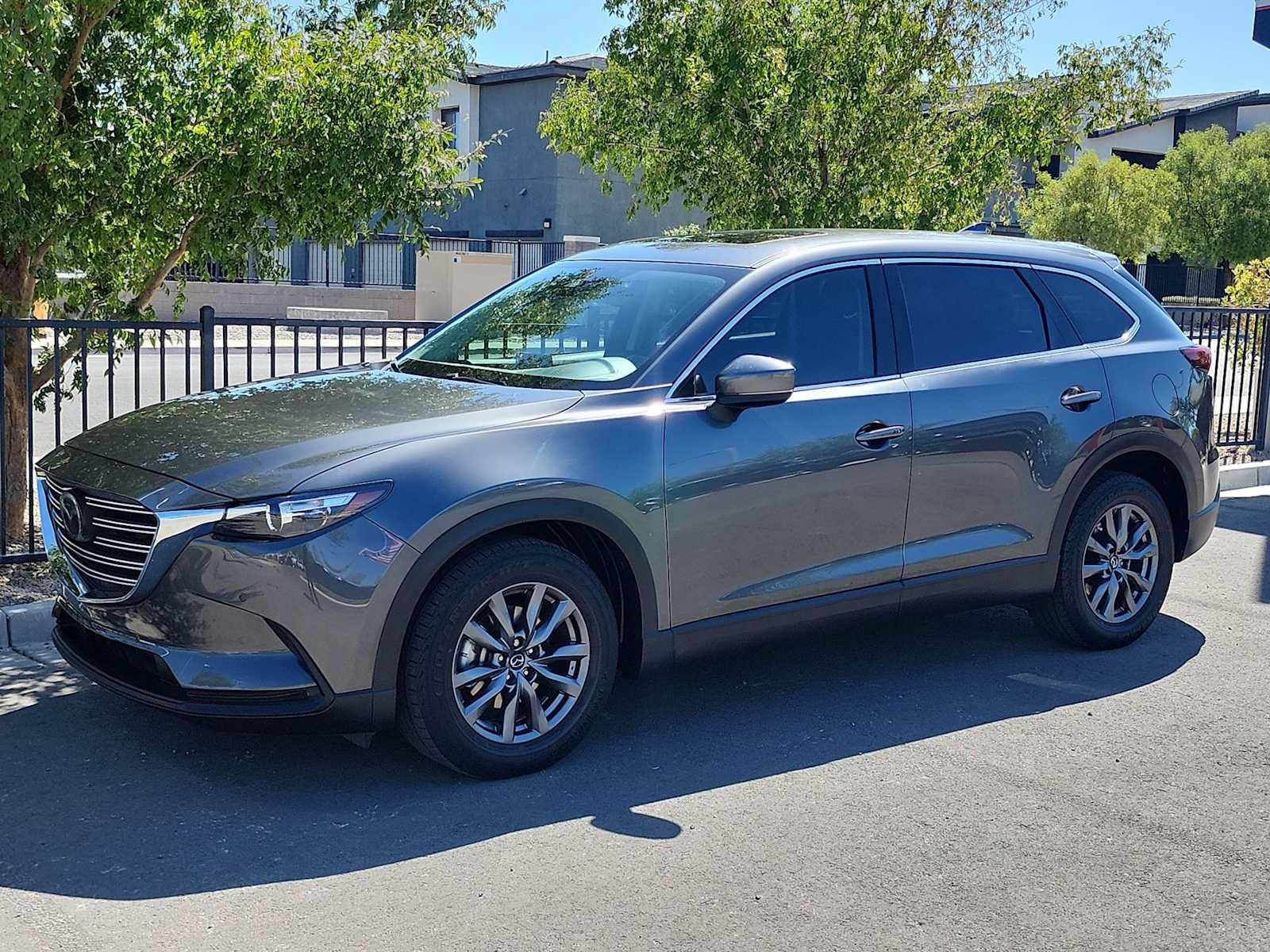 Used 2020 MAZDA CX-9 Touring w/ Touring Premium Package FWD image 4