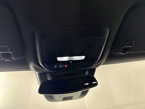 Used 2025 Chevrolet Equinox EV LT w/ Convenience Package image 24