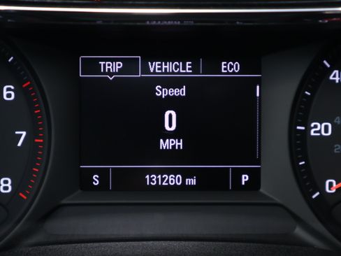 Used 2021 Chevrolet TrailBlazer ACTIV w/ Driver Confidence Package FWD image 3