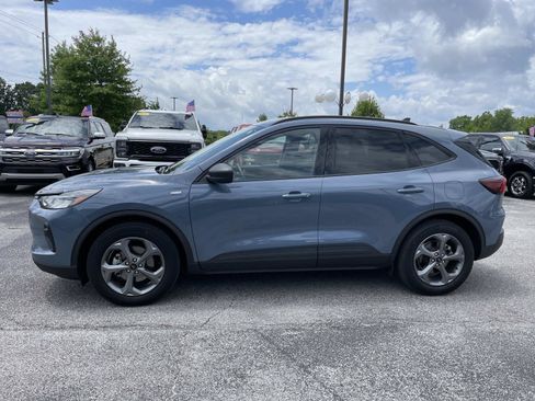 Used 2025 Ford Escape ST-Line w/ Tech Pack #1 FWD image 8