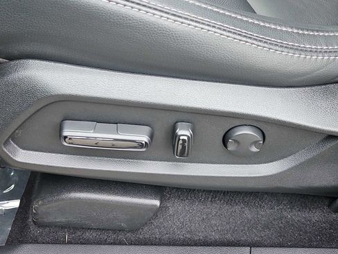 Certified 2025 Honda Pilot Touring image 18