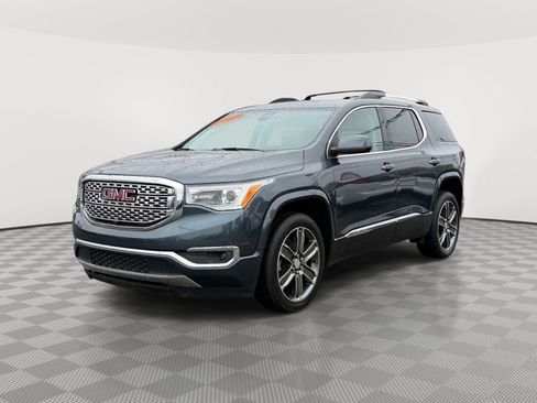 Used 2019 GMC Acadia Denali w/ Technology Package AWD/4WD image 3