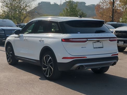 Used 2024 Lincoln Corsair Reserve image 5