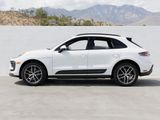 Certified 2022 Porsche Macan image 2