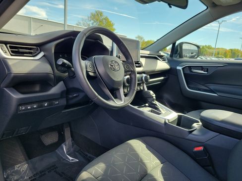 Used 2023 Toyota RAV4 XLE w/ Convenience Package image 19