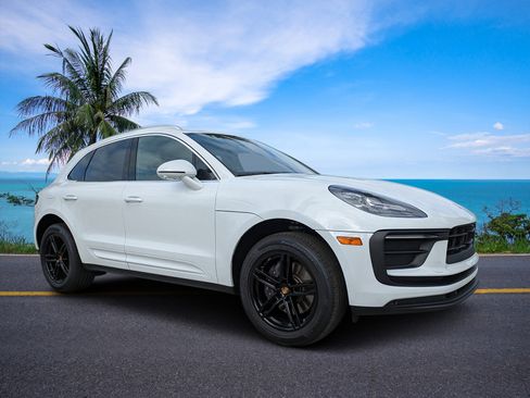 Used 2023 Porsche Macan image 33