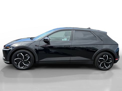 Certified 2024 Hyundai Ioniq 5 SEL RWD image 2