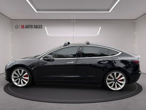 Used 2019 Tesla Model 3 Performance image 2