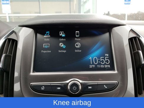 Used 2017 Chevrolet Cruze LT image 22