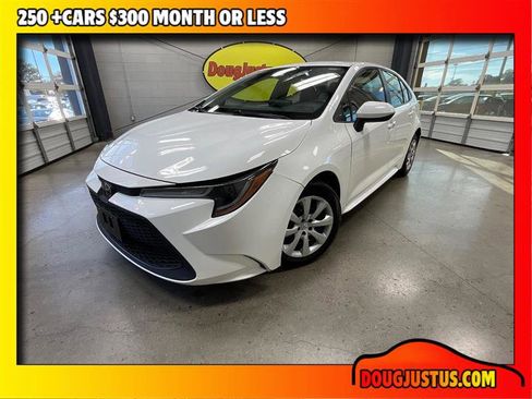 Used 2022 Toyota Corolla LE image 1