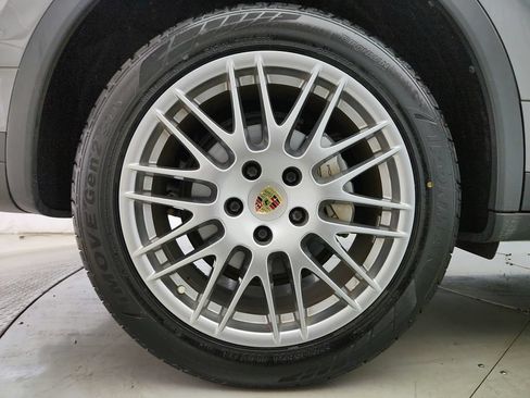 Used 2017 Porsche Cayenne S AWD/4WD image 37