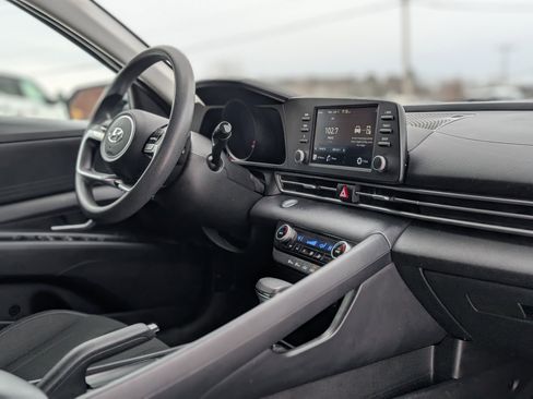Used 2021 Hyundai Elantra SEL image 36