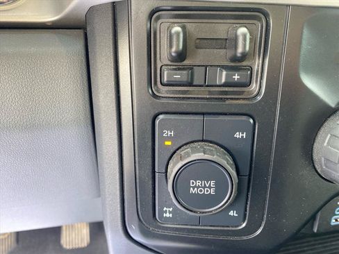 Used 2024 Ford F250 XLT w/ Black Appearance Package AWD/4WD image 12