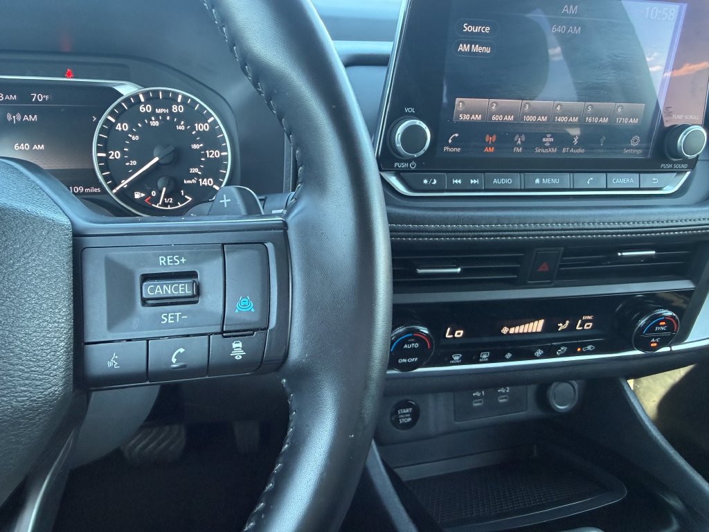 Used 2025 Nissan Rogue SV FWD image 19