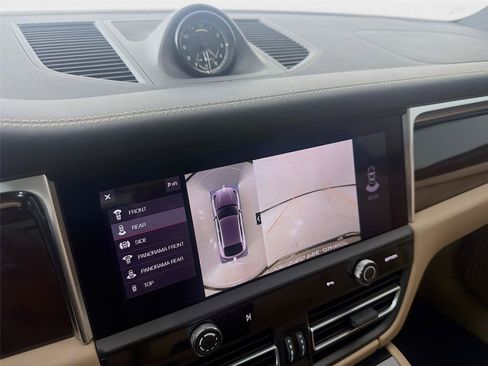 Certified 2023 Porsche Macan Turbo AWD/4WD image 17