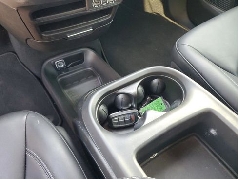 Used 2025 Chrysler Pacifica Select FWD image 22