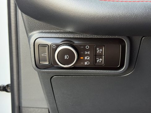 Used 2025 Ford Explorer ST-Line RWD image 35