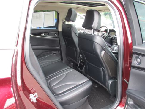 Used 2022 Lincoln Nautilus Reserve w/ Luxury Package AWD/4WD image 16