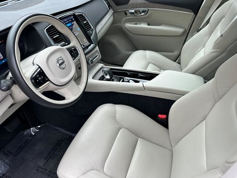 Used 2025 Volvo XC90 T8 Plus AWD/4WD image 10