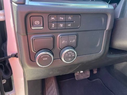 Used 2025 Chevrolet Tahoe Premier RWD image 16