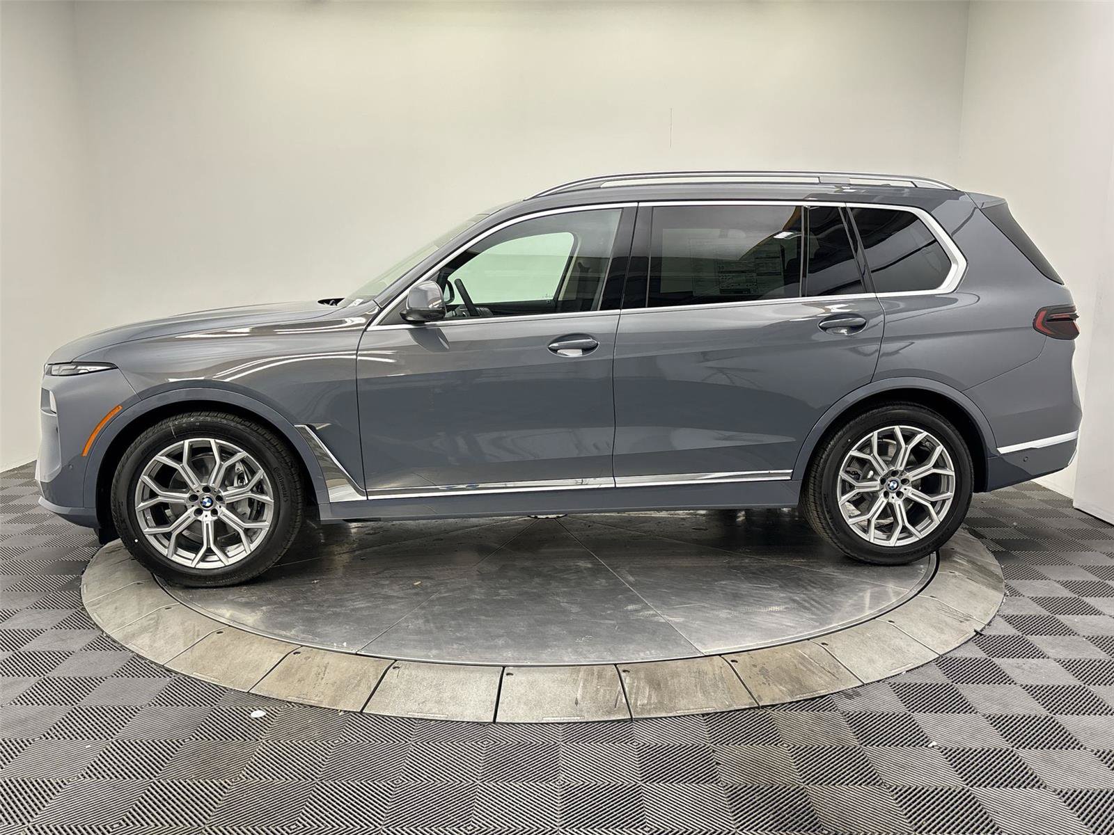 New 2026 BMW X7 xDrive40i w/ Premium Package AWD/4WD image 16