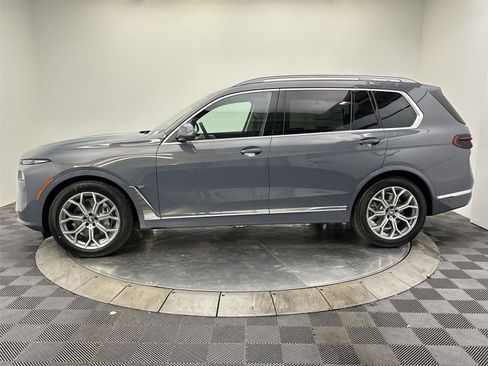 New 2026 BMW X7 xDrive40i w/ Premium Package image 16