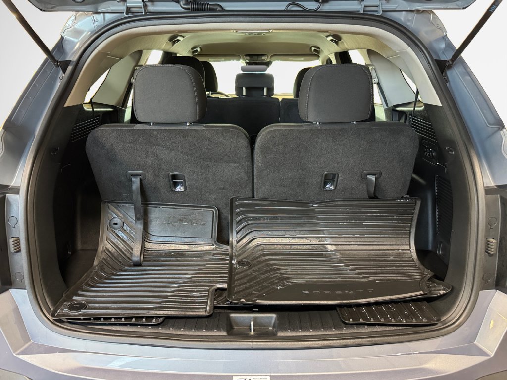 Certified 2024 Kia Sorento LX FWD image 25