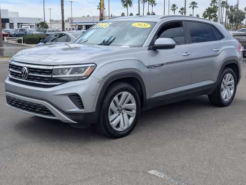 Used 2021 Volkswagen Atlas Cross Sport SE w/ Luggage Net & Mats Package FWD image 5