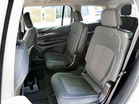 Used 2023 Jeep Grand Cherokee L Laredo RWD image 16