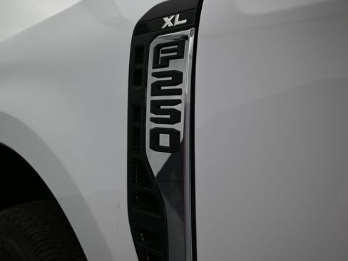 New 2026 Ford F250 XL w/ XL Chrome Package AWD/4WD image 10