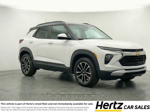 Used 2025 Chevrolet TrailBlazer LT image 1