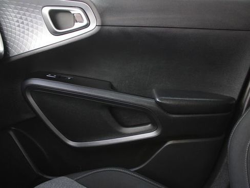 Used 2021 Kia Soul S FWD image 18