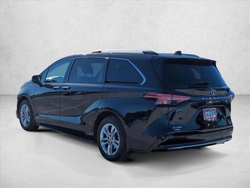 Certified 2021 Toyota Sienna Limited image 7