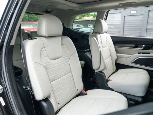 Used 2022 Kia Telluride SX w/ SX Prestige Package AWD/4WD image 22