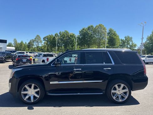 Used 2018 Cadillac Escalade Premium Luxury AWD/4WD image 2