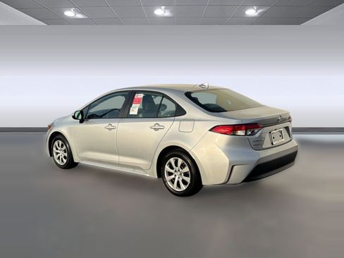 Used 2026 Toyota Corolla LE FWD image 3