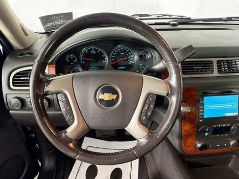 Used 2011 Chevrolet Avalanche LT w/ Luxury Package AWD/4WD image 11