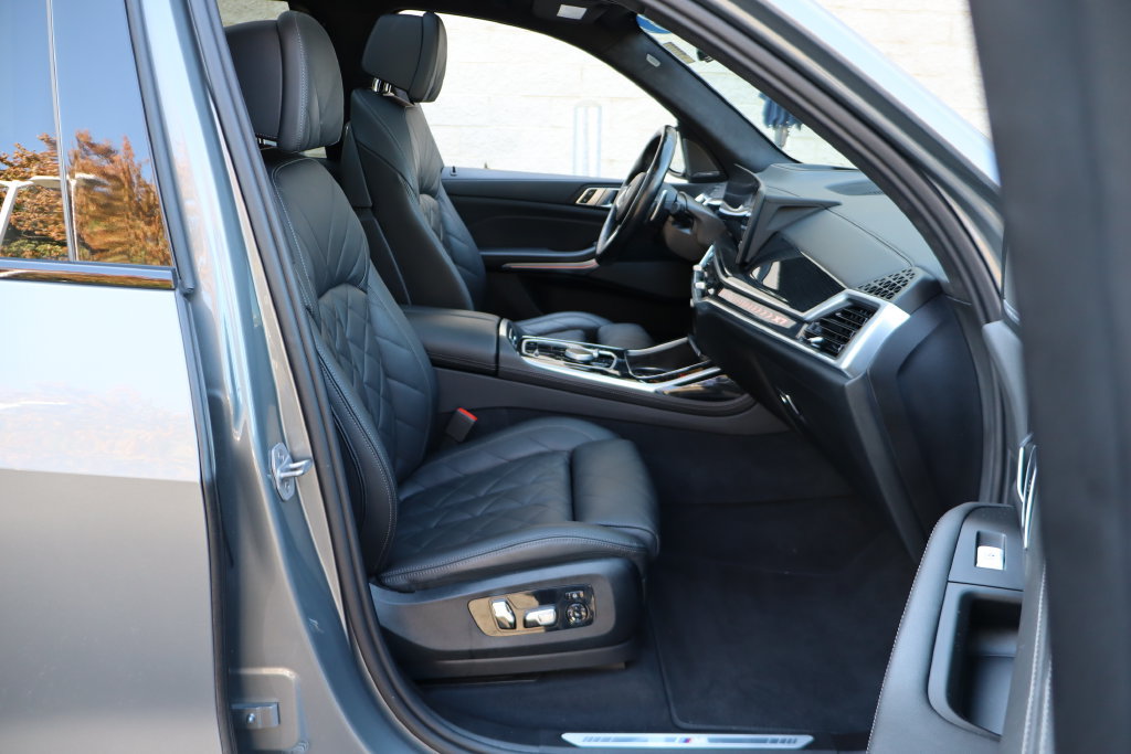Used 2023 BMW X7 xDrive40i w/ M Sport Package AWD/4WD image 37
