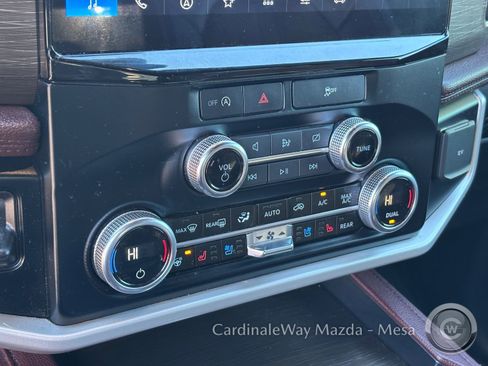 Used 2024 Ford Expedition Limited image 24