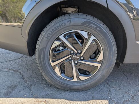 Used 2024 Kia Sportage LX image 13