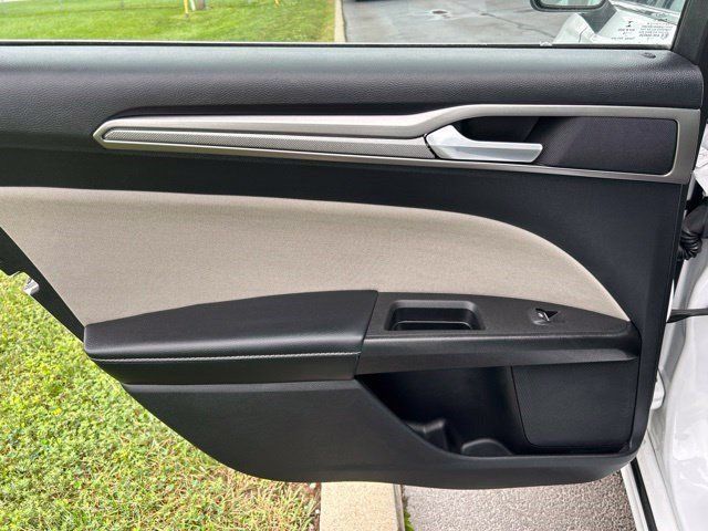 Used 2018 Ford Fusion S FWD image 34